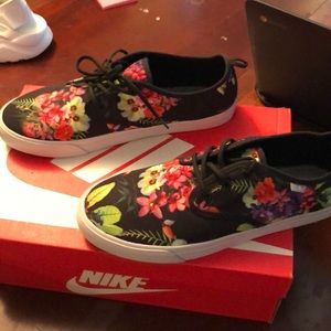 Sanuk limited edition flower print men sz 10